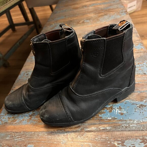 Girls Ariat Riding Boots, SZ 5 - Picture 4 of 8